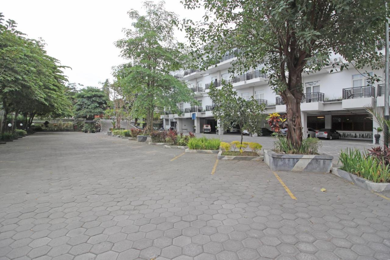 Reddoorz Premium Near Sleman City Hall Yogyakarta Extérieur photo